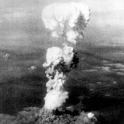 Black and white image of the large cloud of smoke that formed over Hiroshima after the atomic bomb was dropped.