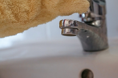 Eco-friendly bathroom cleaning starts with the sink.