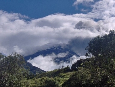 Lovely high-altitude view of the countryside while hiking in Baños.