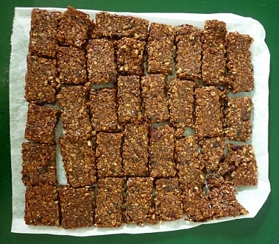We made these yummy bars in our attempt to explore granola.