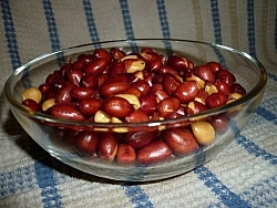 Bowl of Kernal Peanuts (shelled, unsalted)