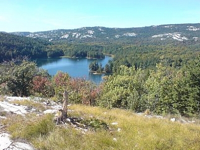 White quartzite hills of Killarney seen while hiking the La Cloche Silhouette Trail