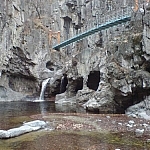 A suspension bridge at Bogyeongsa Park.